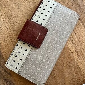 Neutral Fossil Wallet with Heart Pattern